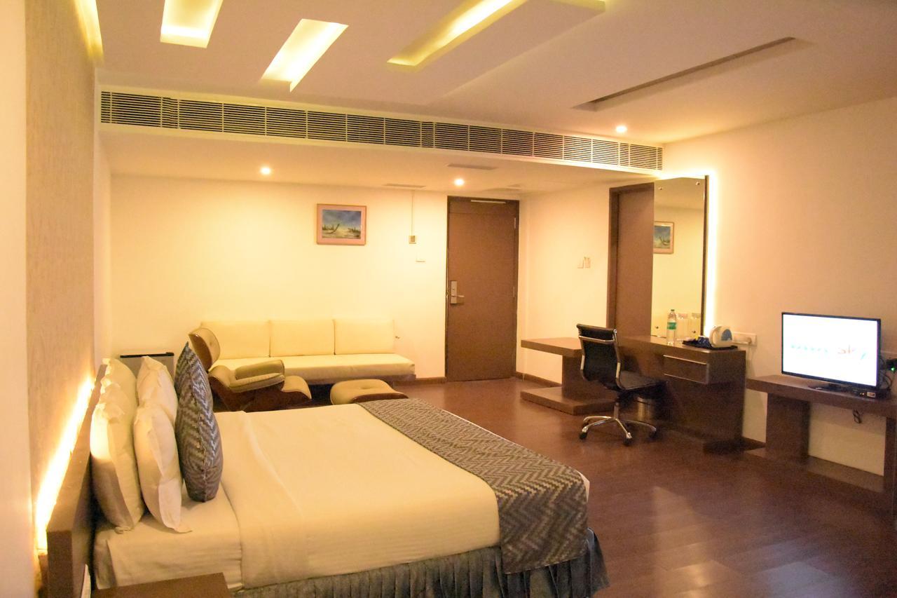 Poppys Tower Hotel Coimbatore Exterior foto