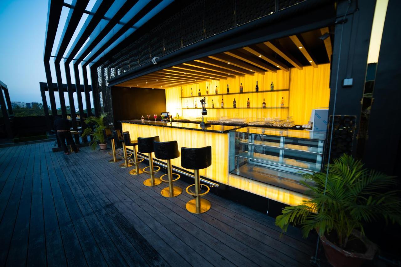Poppys Tower Hotel Coimbatore Exterior foto